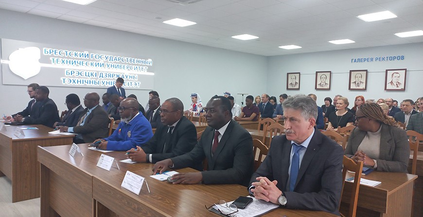 Брестский государственный технический университет заключил соглашения о сотрудничестве с пятью вузами Зимбабве