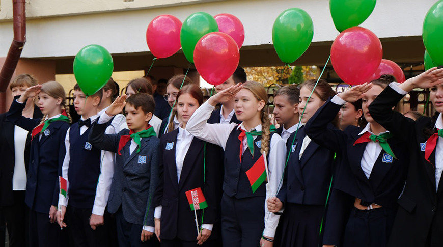 В день рождения БРСМ его ряды пополнили лучшие ученики гродненской гимназии №10