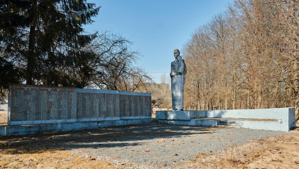Волонтеры из БНТУ восстановят памятник на территории Логойского района