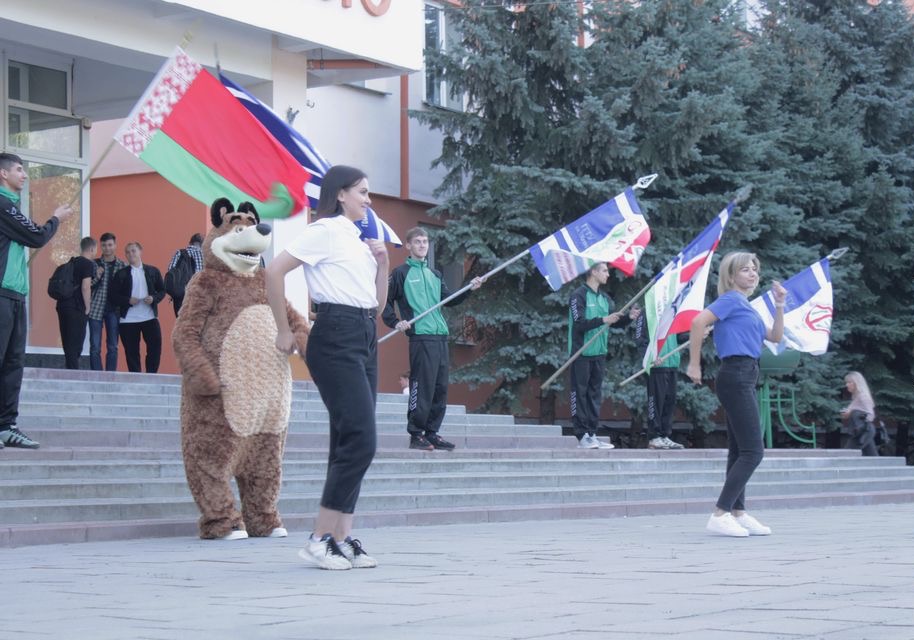 Выходи, потанцуй: массовая зарядка "Варушынак" прошла в ГГТУ имени П. О. Сухого